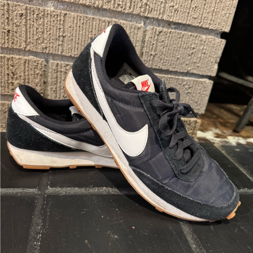 Nike Black White Retro Runner Sneakers with Gum Sole